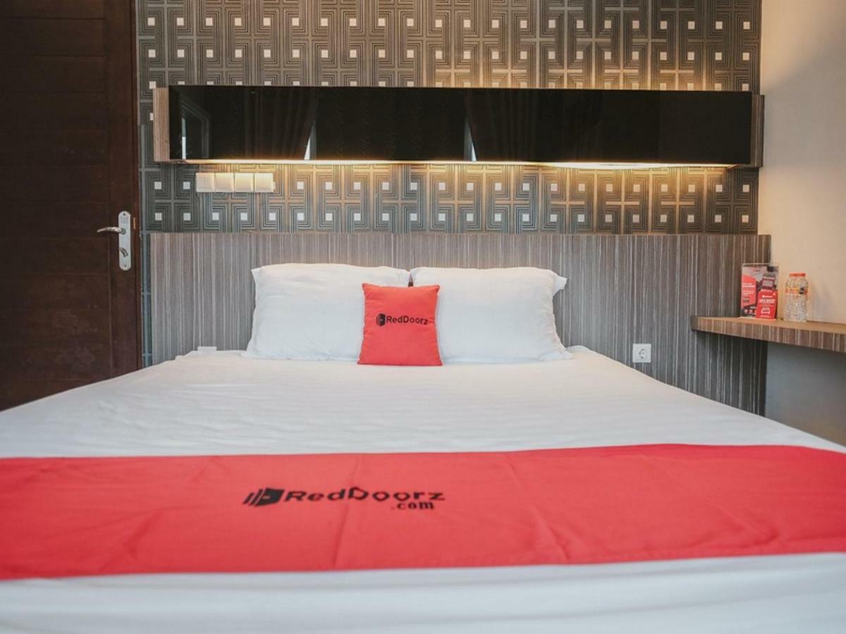Hotel Reddoorz @ Jamin Ginting Medan Exteriér fotografie