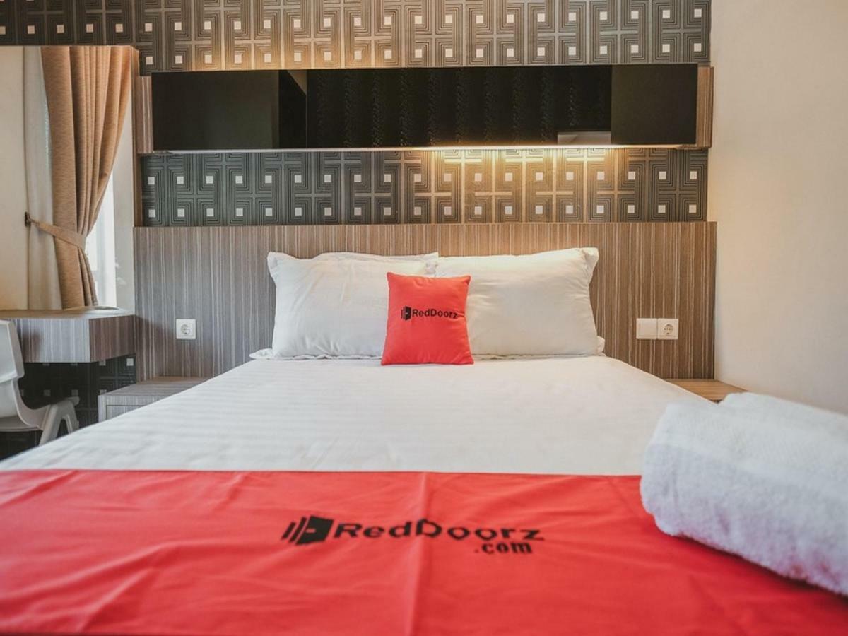 Hotel Reddoorz @ Jamin Ginting Medan Exteriér fotografie