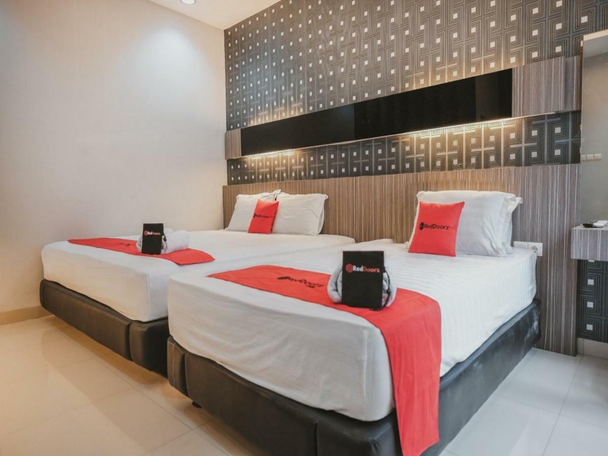 Hotel Reddoorz @ Jamin Ginting Medan Exteriér fotografie